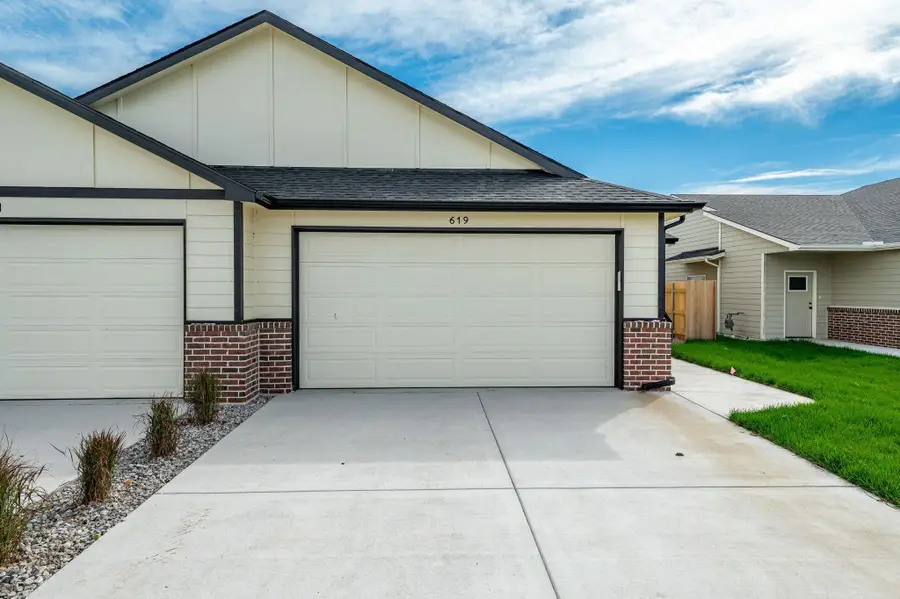 619 E Briarbrook Ln, Park City, KS 67147-1127 - #3