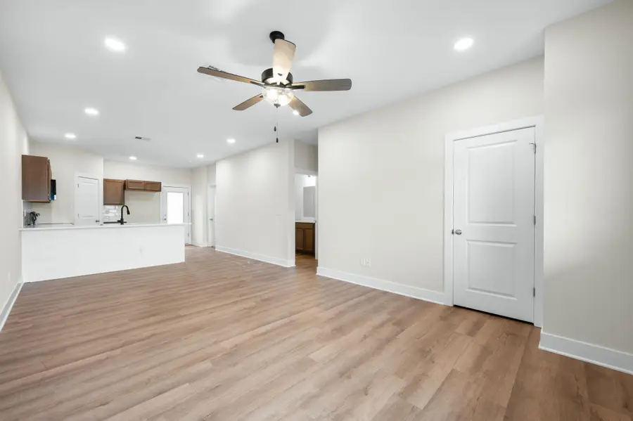 850 S Jay St, Valley Center, KS 67147-8977 - Image #2