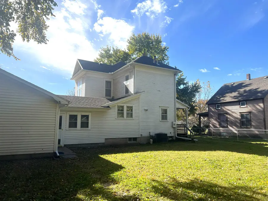 624 W 12th St, Newton, KS 67114 - Image #3