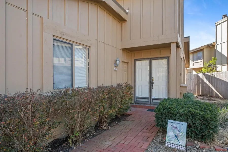 8201 E Harry St Apt 1801, Wichita, KS 67207 - Image #3