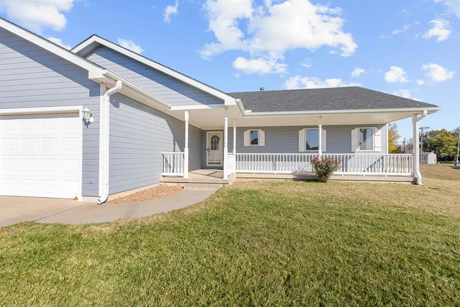 2909 Berkley Ln, Salina, KS 67401 - Image #2