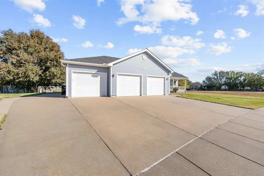 2909 Berkley Ln, Salina, KS 67401 - Image #3