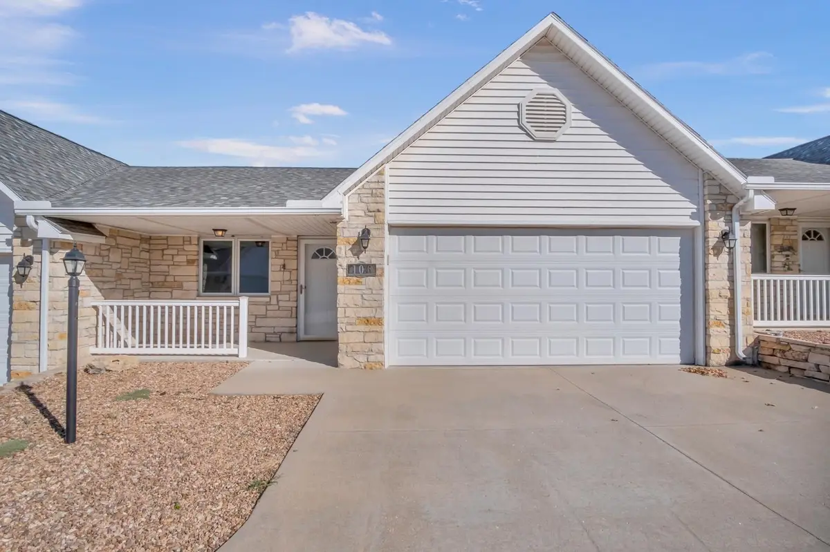 321 E 12th St #106, Newton, KS 67114 - Image #1