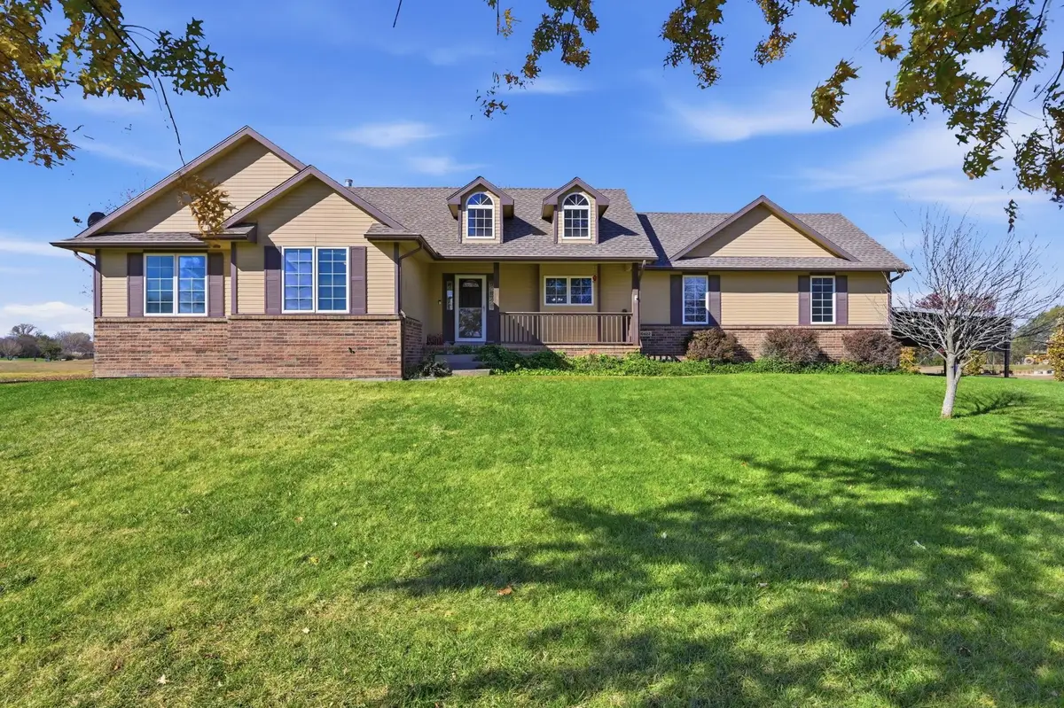 10622 W Bluewater Ct, Clearwater, KS 67026 - Image #1