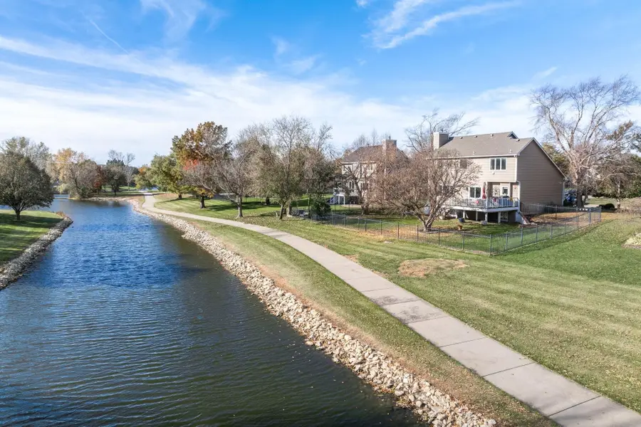 2410 N Watersedge Cir, Wichita, KS 67205 - Image #2