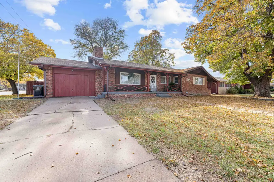 1018 Manor Rd, Salina, KS 67401 - Image #2