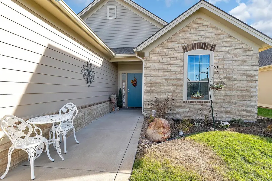 4022 N Solano Cir, Wichita, KS 67205-2624 - Image #2