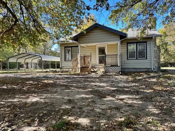 7233 192nd Rd, Winfield, KS 67156