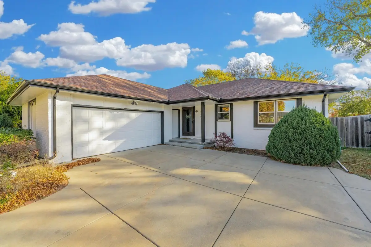 942 S Cooper St, Wichita, KS 67207 - Image #1