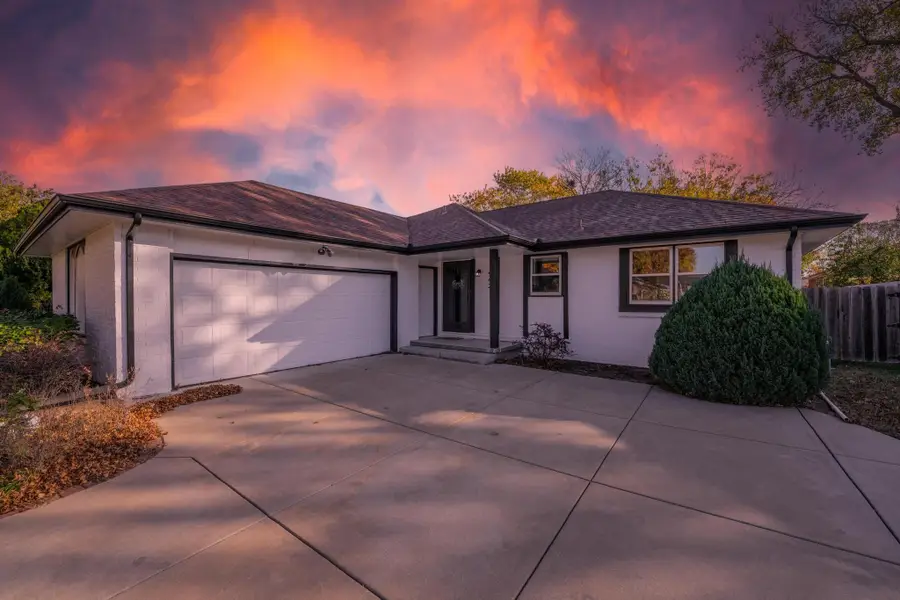 942 S Cooper St, Wichita, KS 67207 - Image #2