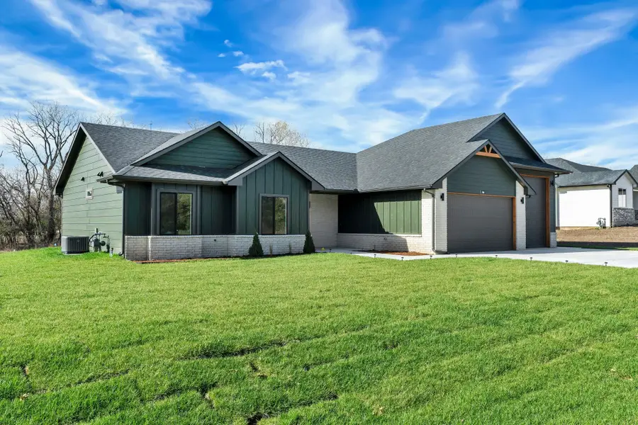 715 S Arbor Valley Way, Valley Center, KS 67147 - Image #2