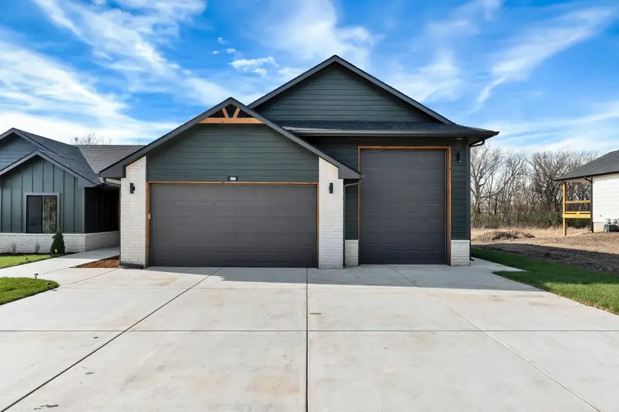 715 S Arbor Valley Way, Valley Center, KS 67147 - Image #3