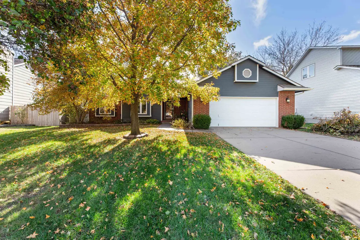 9811 N Maxwell St, Wichita, KS 67215 - Image #1