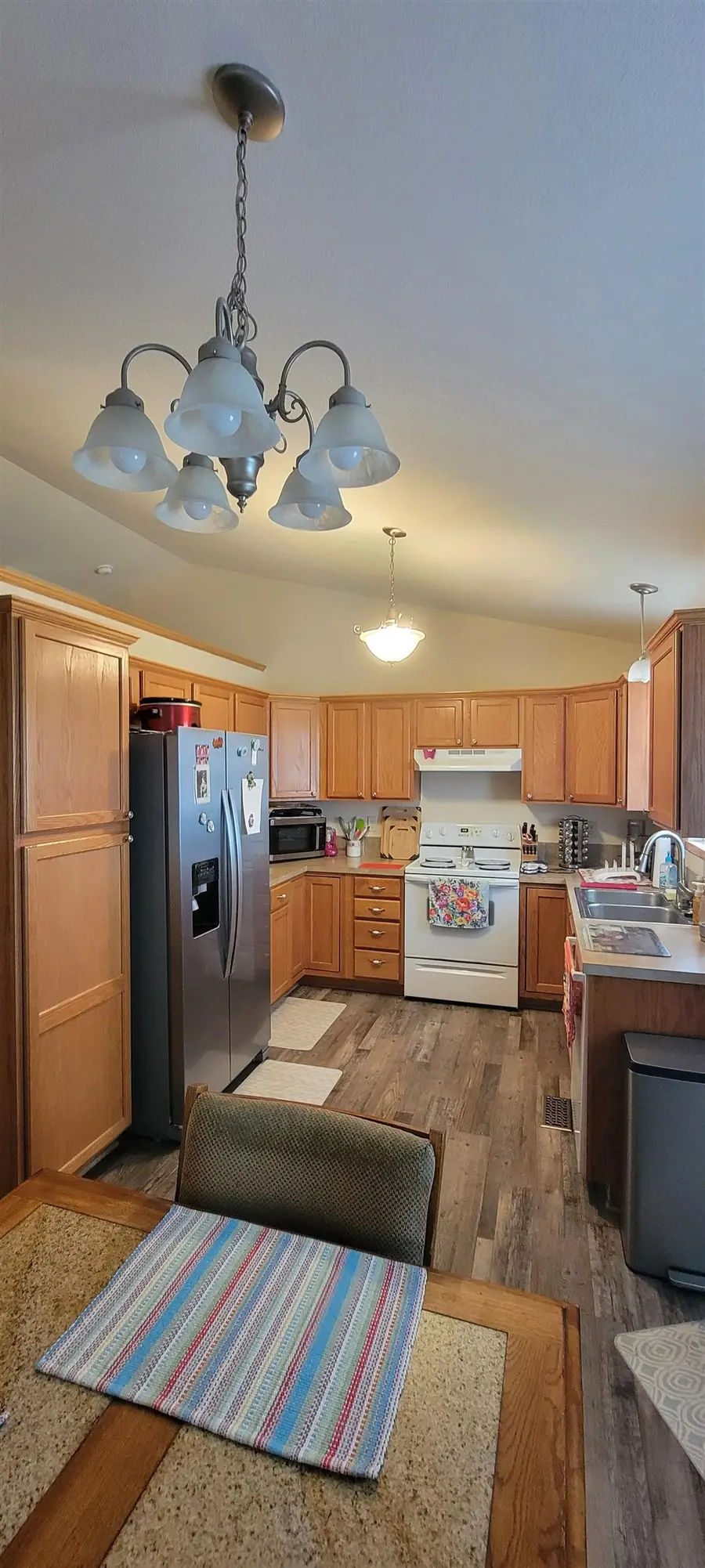 389 E Riley Ave, Haysville, KS 67060 - Image #3