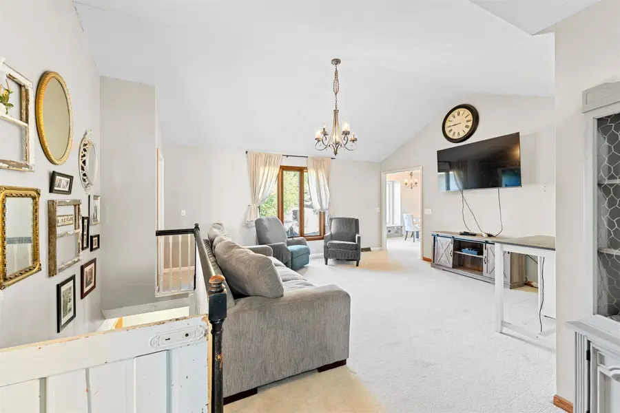 726 Dustin Rd, Salina, KS 67401 - Image #2