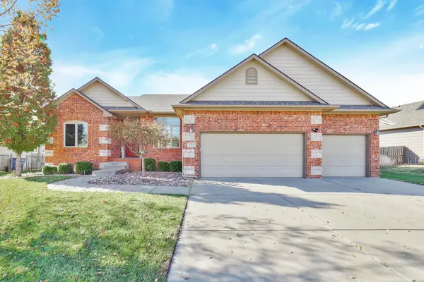 1011 N Beau Jardin Ct, Derby, KS 67037