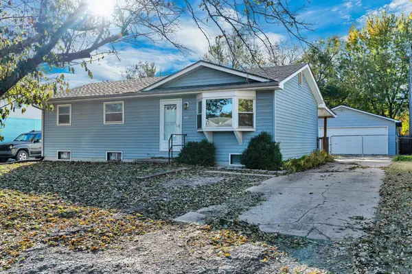 449 N 10th St, Towanda, KS 67144-8912