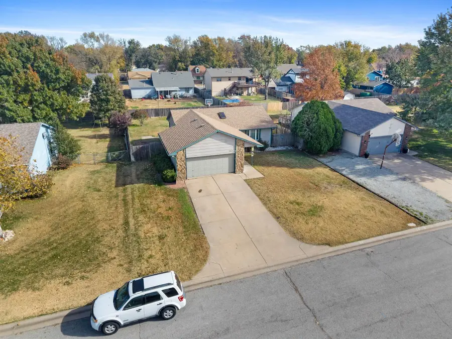 142 Champion St, Haysville, KS 67060 - Image #3