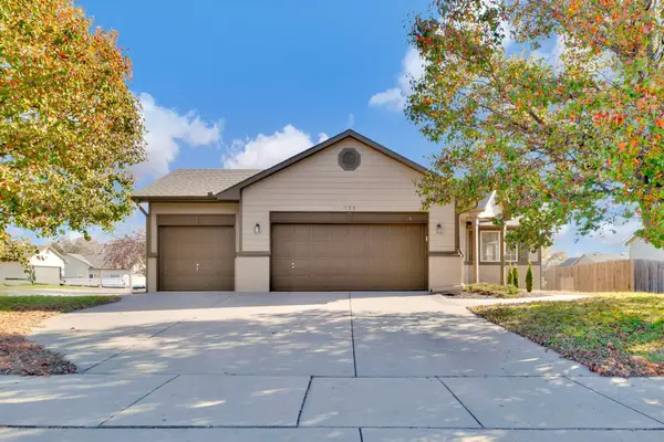 730 S Westview Cir, Andover, KS 67002