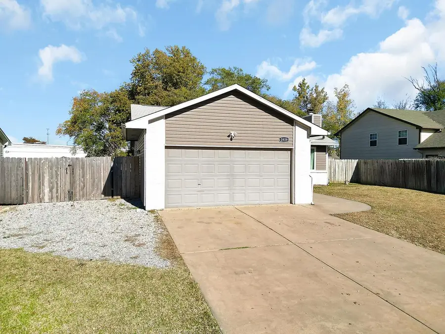 1619 S Lark Ct, Wichita, KS 67219 - Image #2