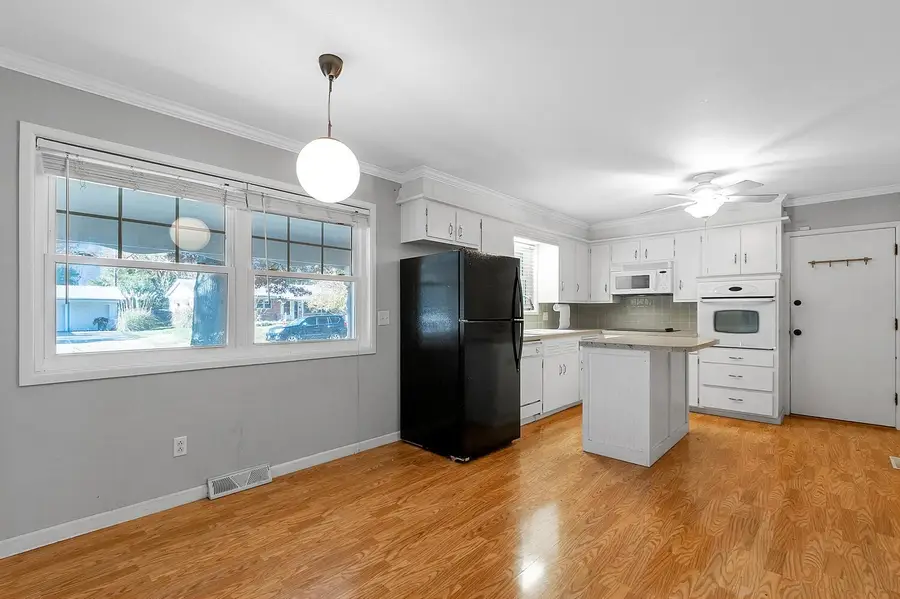 1146 N Wood Ave, Wichita, KS 67212-4054 - Image #3