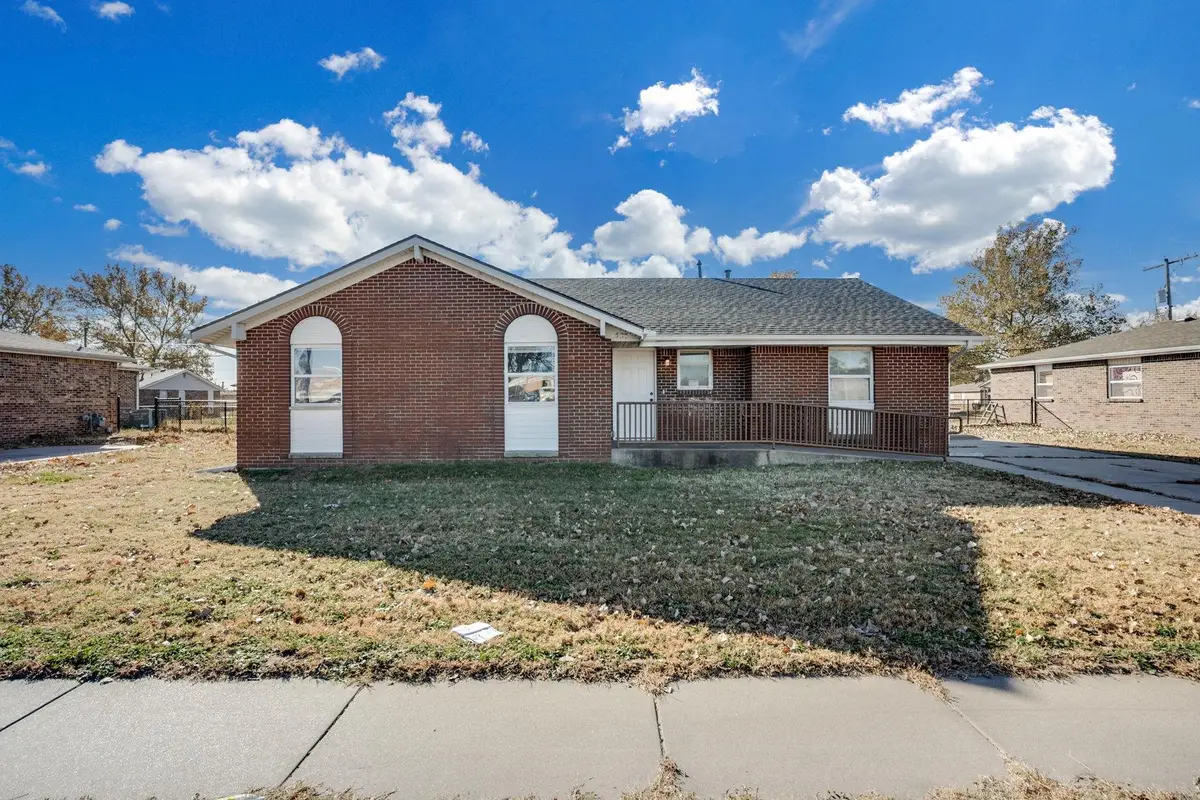 1527 E Berkeley St, Wichita, KS 67216 - Image #1