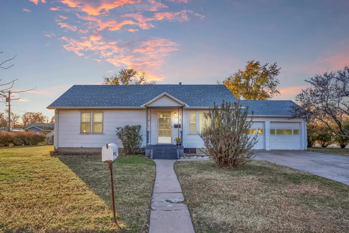 1021 N Madison Ave, Newton, KS 67114 - Image #1