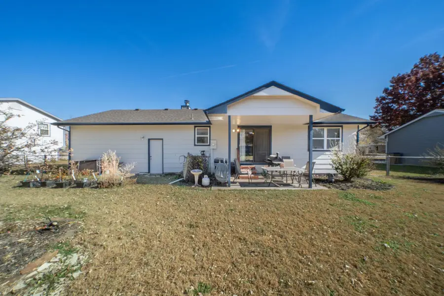 539 S Highland Dr, Andover, KS 67002 - Image #2