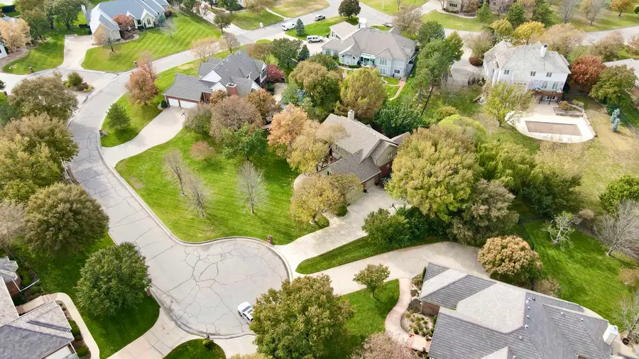 12610 E Meadow Ct, Wichita, KS 67206 - Image #2