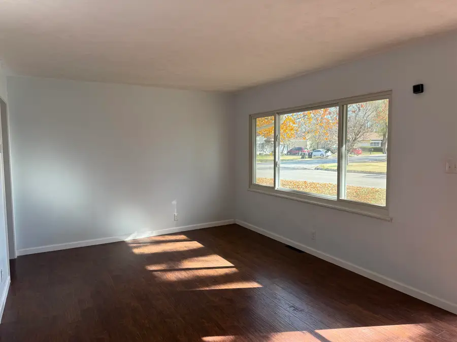 920 Plaza Dr, Salina, KS 67401 - Image #2