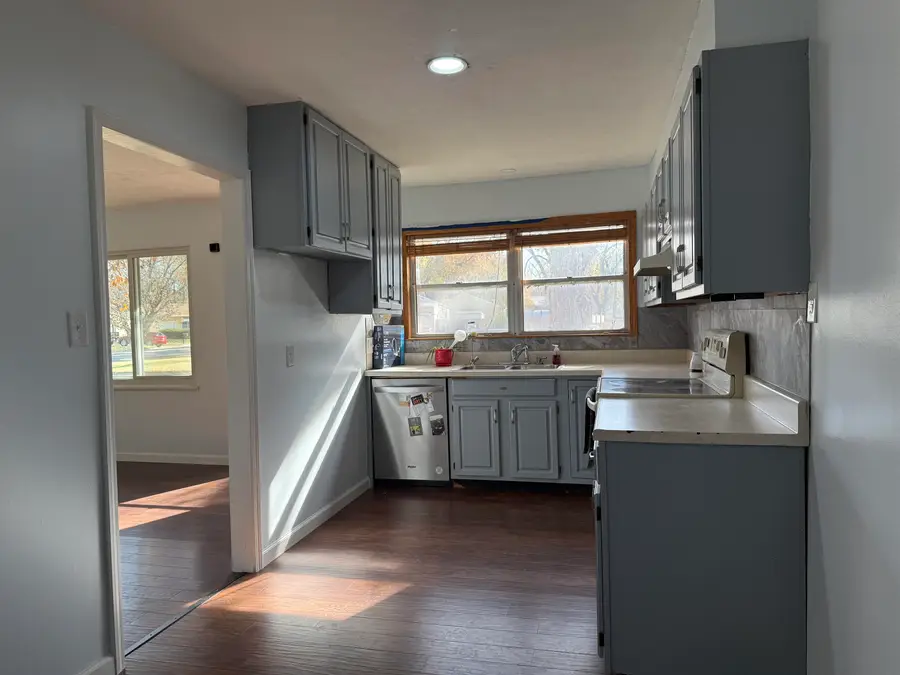 920 Plaza Dr, Salina, KS 67401 - Image #3