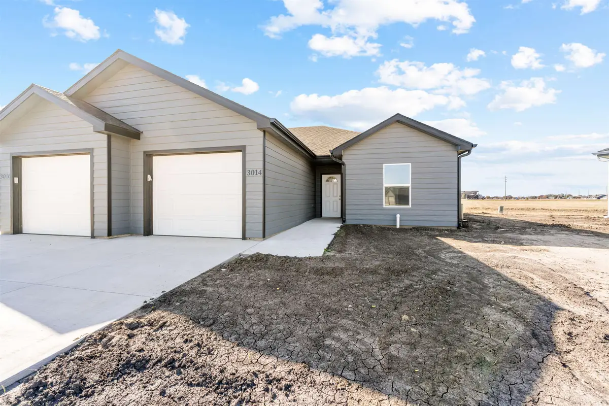 3014 Fountain Dr, Salina, KS 67401 - Image #1