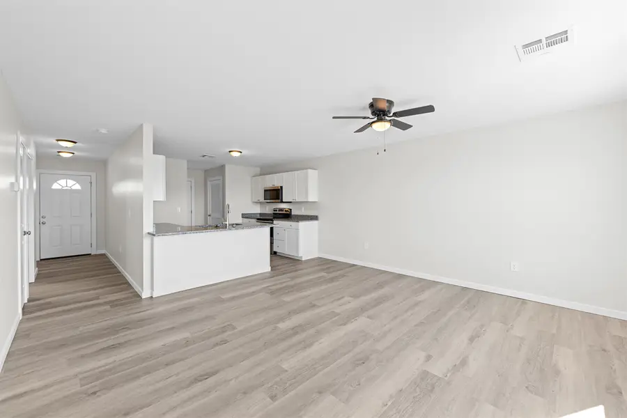 3014 Fountain Dr, Salina, KS 67401 - Image #2