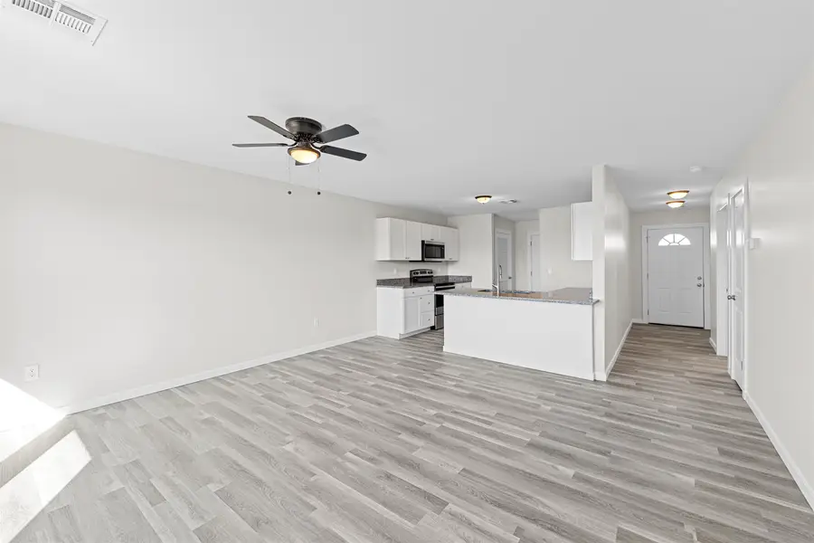 3016 Fountain Dr, Salina, KS 67401 - Image #2