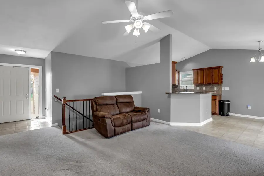 1528 E Prairie Hill St, Park City, KS 67219 - Image #2