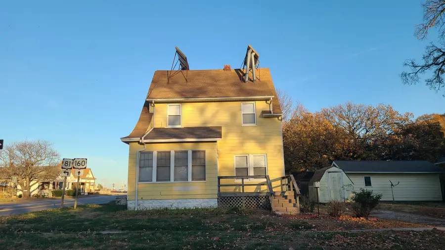 302 E 15th St, Wellington, KS 67152 - Image #2