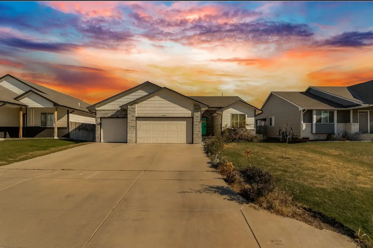 3040 N Susan Ln, Mulvane, KS 67110 - Image #1