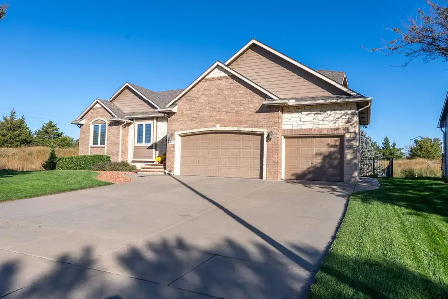 10307 W Westlakes Ct, Wichita, KS 67205 - Image #2