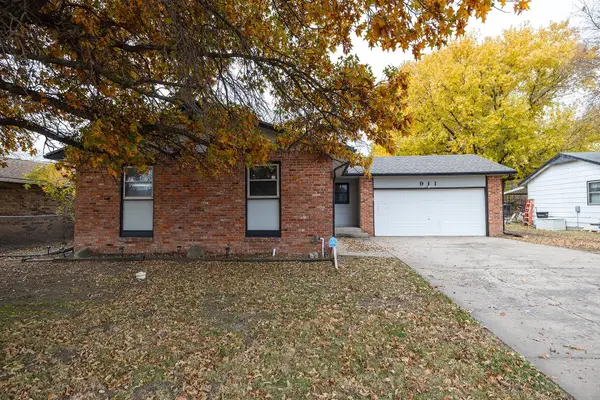 911 N 1st, Mulvane, KS 67110