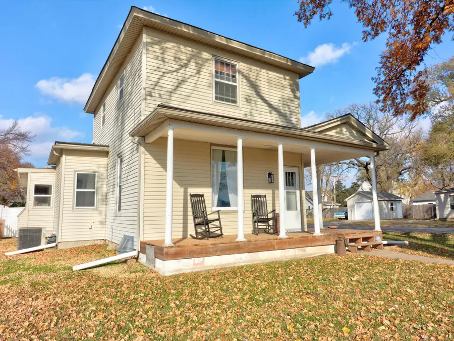 200 W Thornton St, Moundridge, KS 67107 - Image #2