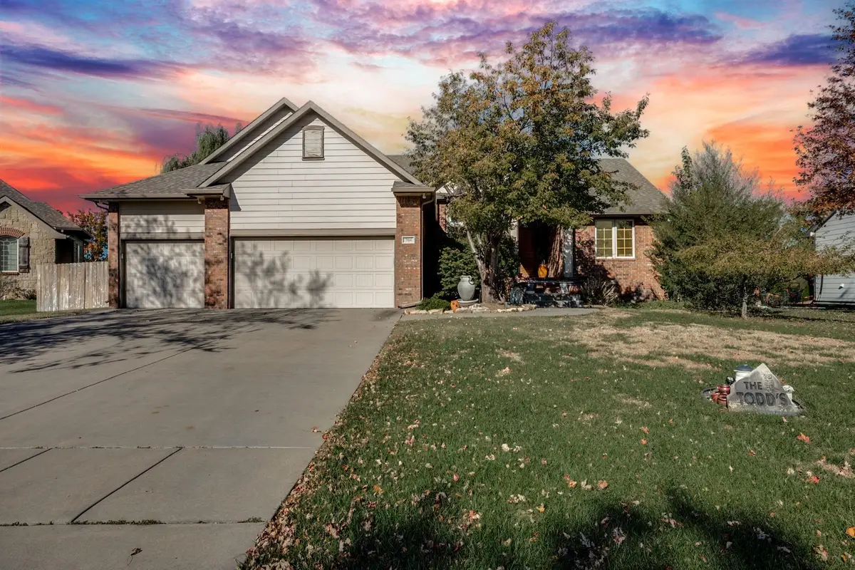 704 W Cornerstone Ct, Andover, KS 67002 - Image #1