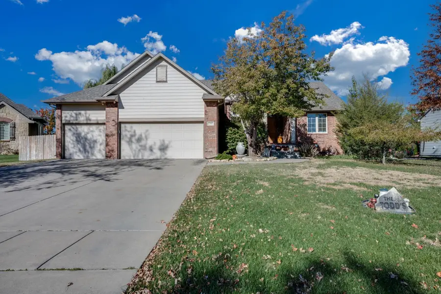 704 W Cornerstone Ct, Andover, KS 67002 - Image #2