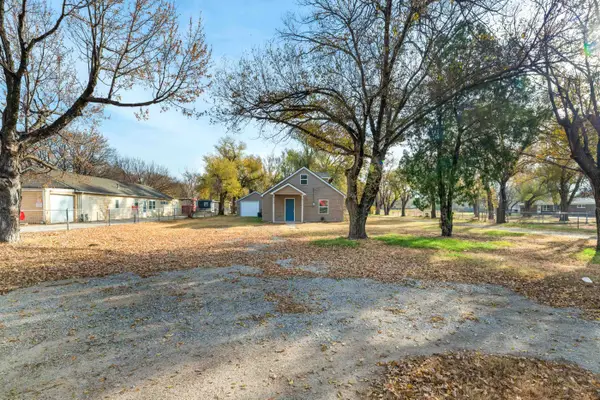 4330 S Seneca St, Wichita, KS 67217