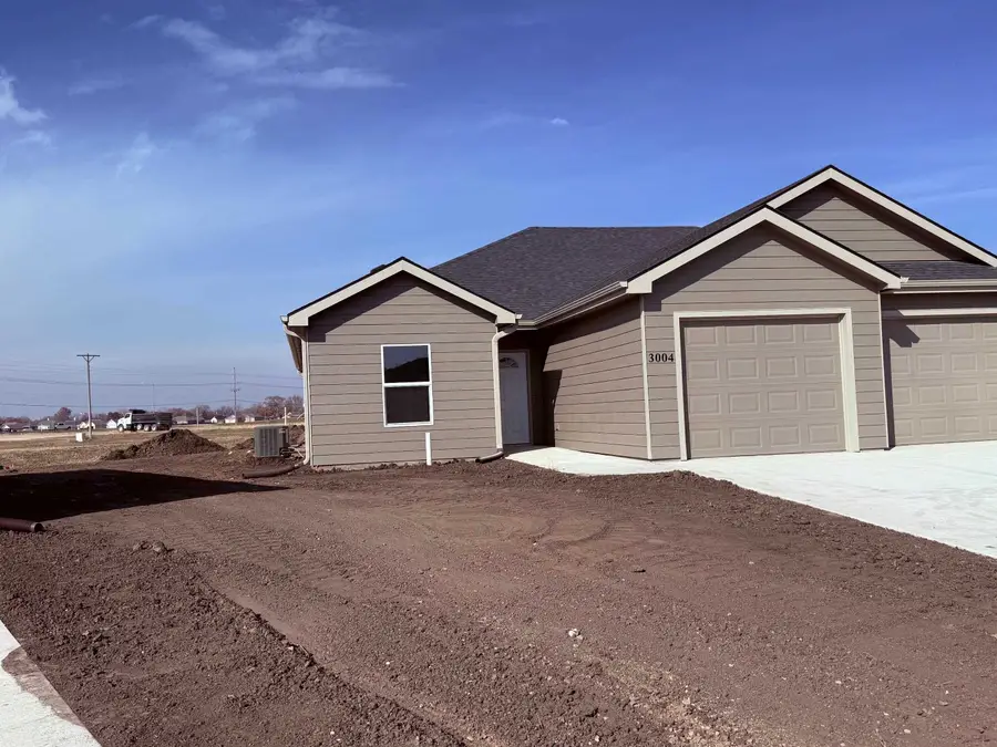 3004 Fountain Dr, Salina, KS 67401 - Image #2