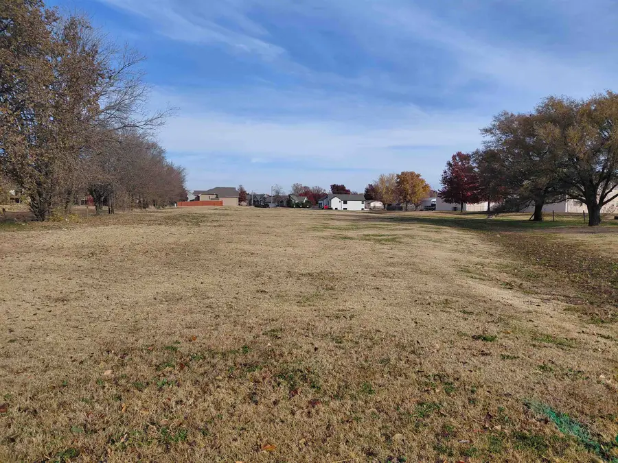 1001 Myles Dr, Wellington, KS 67152 - Image #3
