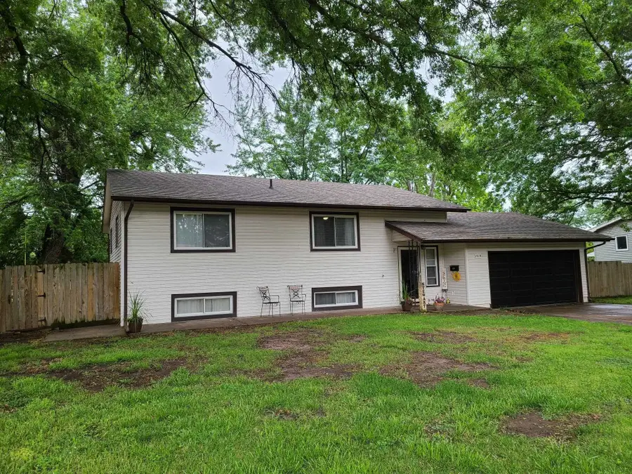 1419 E 14th Ave, Winfield, KS 67156 - Image #2
