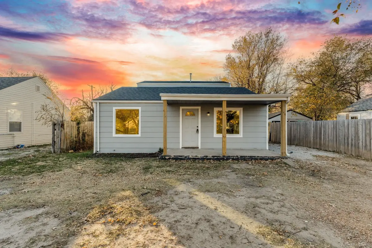 1621 N Grove Ave, Wichita, KS 67214 - Image #1