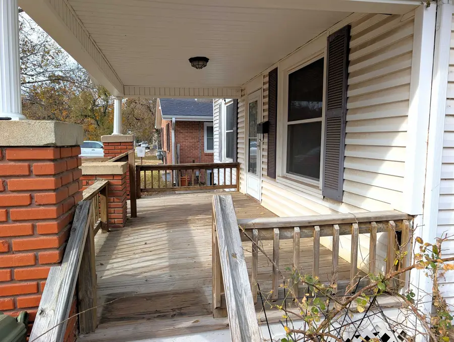 635 Gypsum Ave, Salina, KS 67401 - Image #3