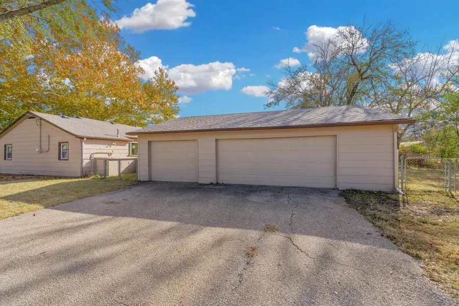 729 N Bebe St, Wichita, KS 67212 - Image #2