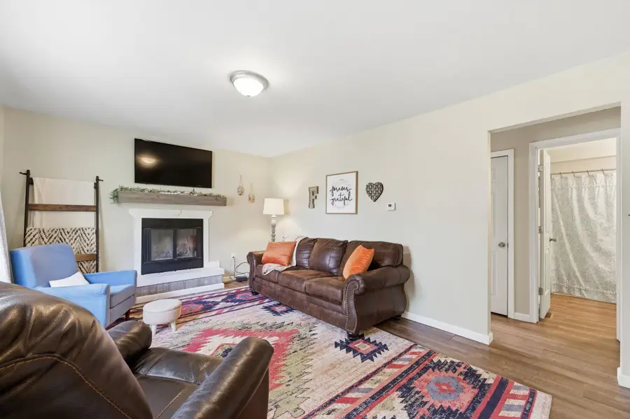 509 S Lakeview Dr, Derby, KS 67037-1312 - Image #3